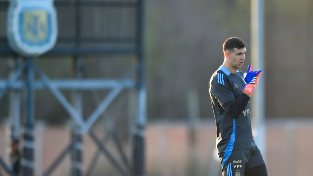 AP Piden sanción para Martínez