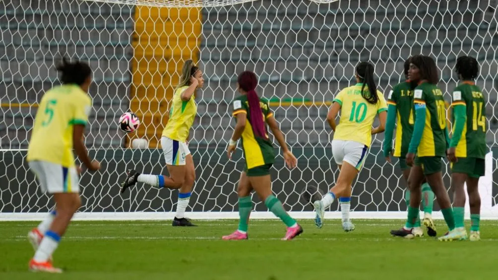 AP Priscila anota con Brasil