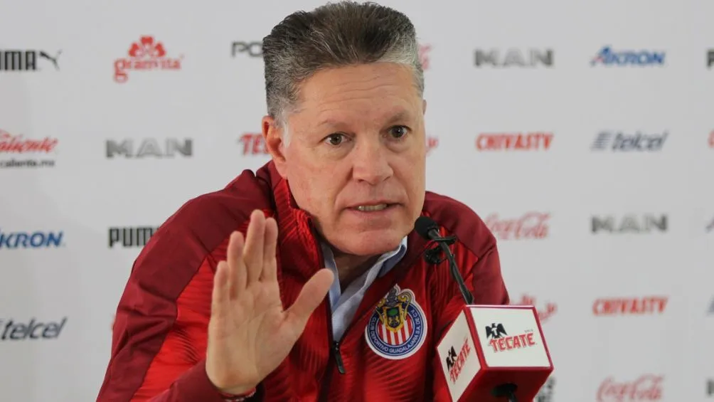 El exdirectivo aseguró que es difícil trabajar e Chivas