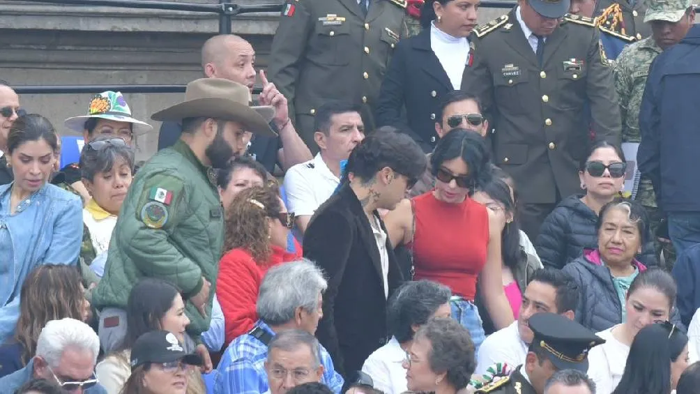 Los exponentes del regional mexicano se vieron disfrutando el evento cívico- militar.