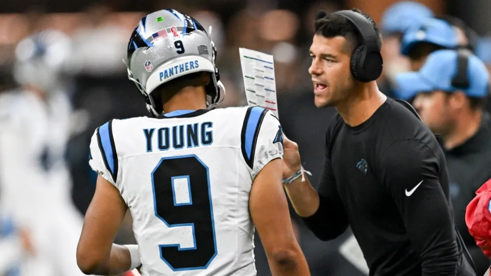 AP Bryce Young y Dave Canales