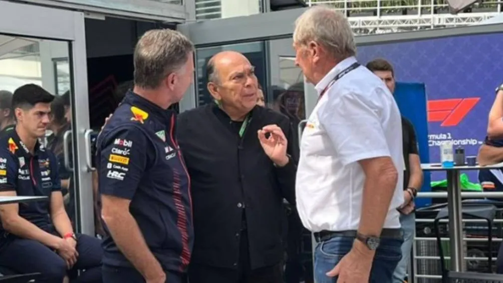 El papá de Checo Pérez con Horner y Marko