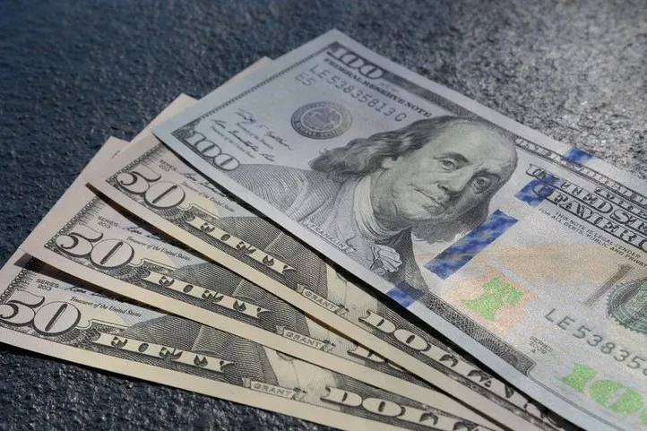 FREEPIK Revisa día a día el tipo de cambio de las divisas.