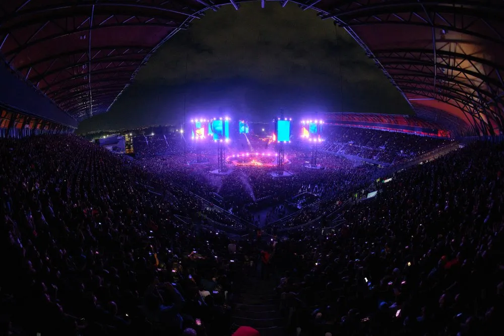 Cortesía OCESA /Liliana Estrada El Foro GNP parecía una estadio al integrarle unas gradas especiales.