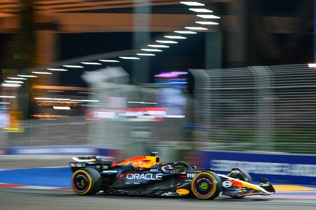 Verstappen no pudo acercarse al británico