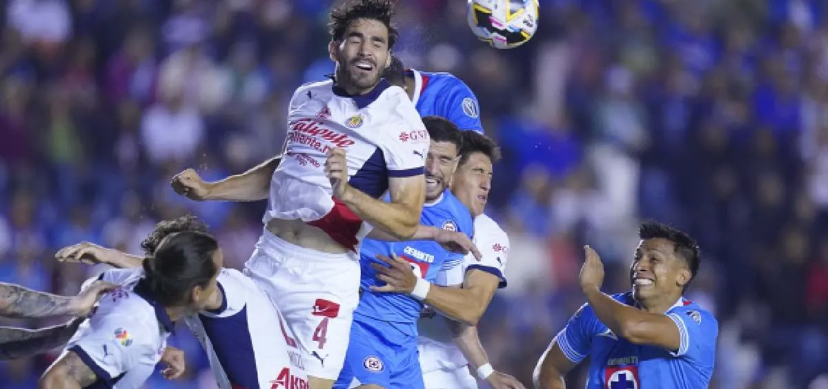 Intenso juego en Ciudad de los Deportes