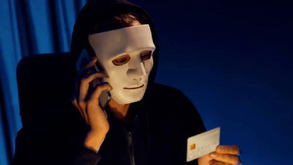 La standupera relata que el estafador le dio &quot;consejos&quot; para evitar ser defraudada.