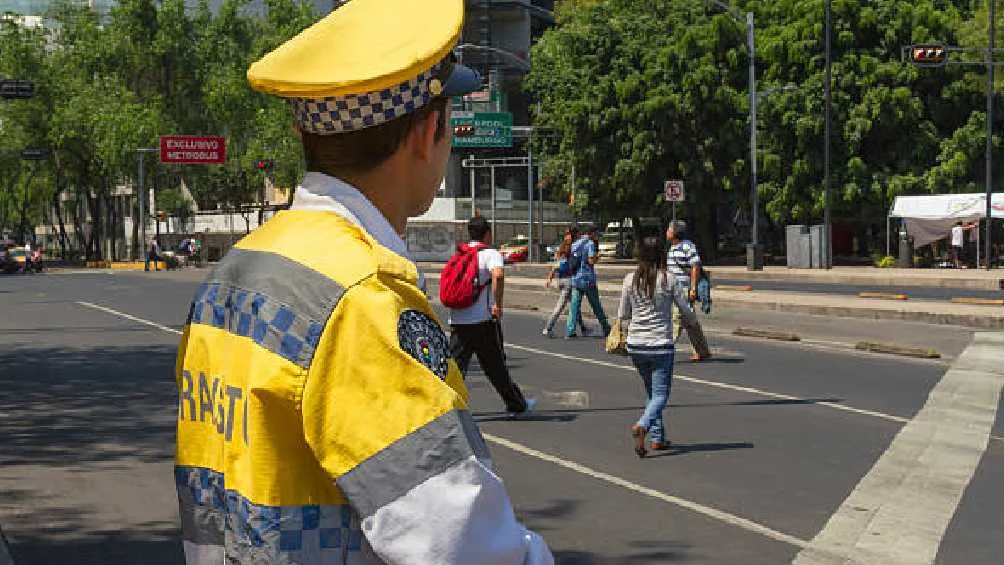 Evita multas de tránsito, las cuales pueden ser superiores a los 3 mil pesos.