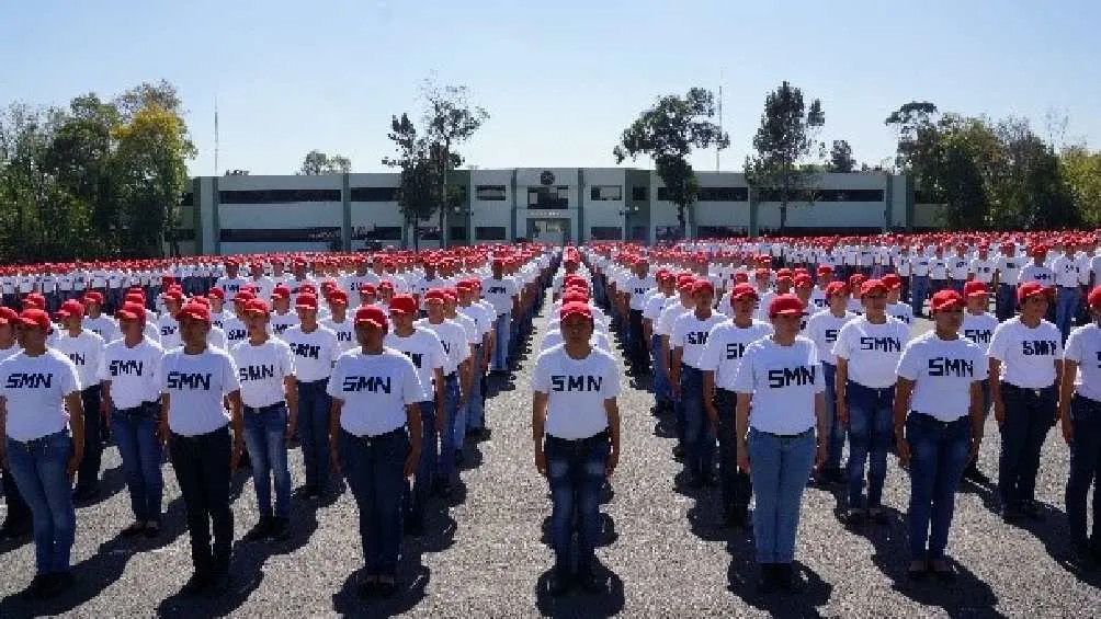 Gobierno de México El Servicio Militar es únicamente para aquellos que en el sorteo saquen la bola blanca.