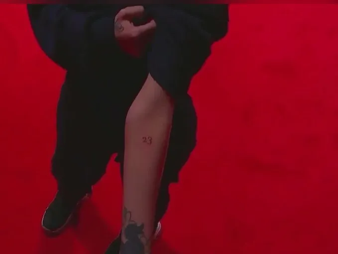 Los participantes se tatuaron el número 23 como referencia a su unión y suerte