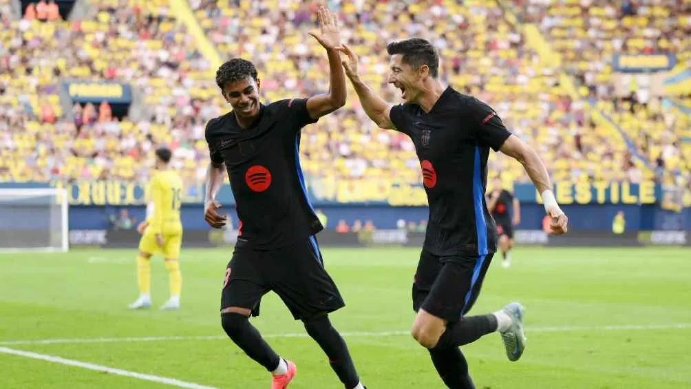 AP Le pide mantener los pies en la tierra