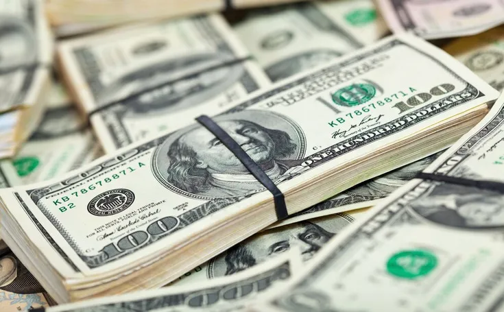 FREEPIK El peso sigue ganando terrero frente al dólar esta semana.