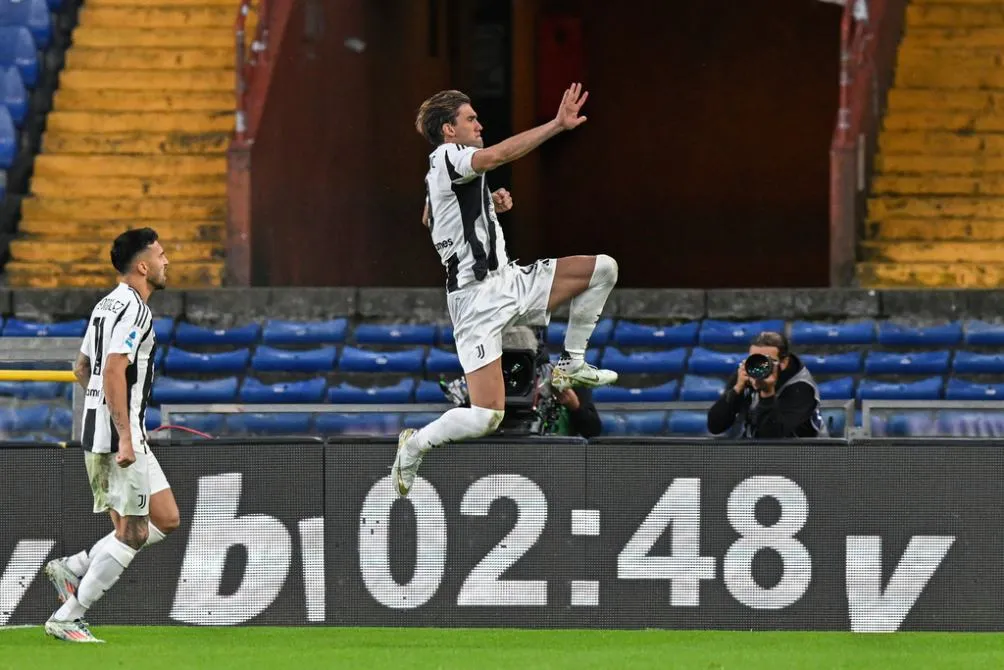 Vlahović comandó la victoria de la Juve