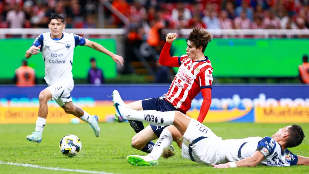 MEXSPORT Jugada donde se lesiona González