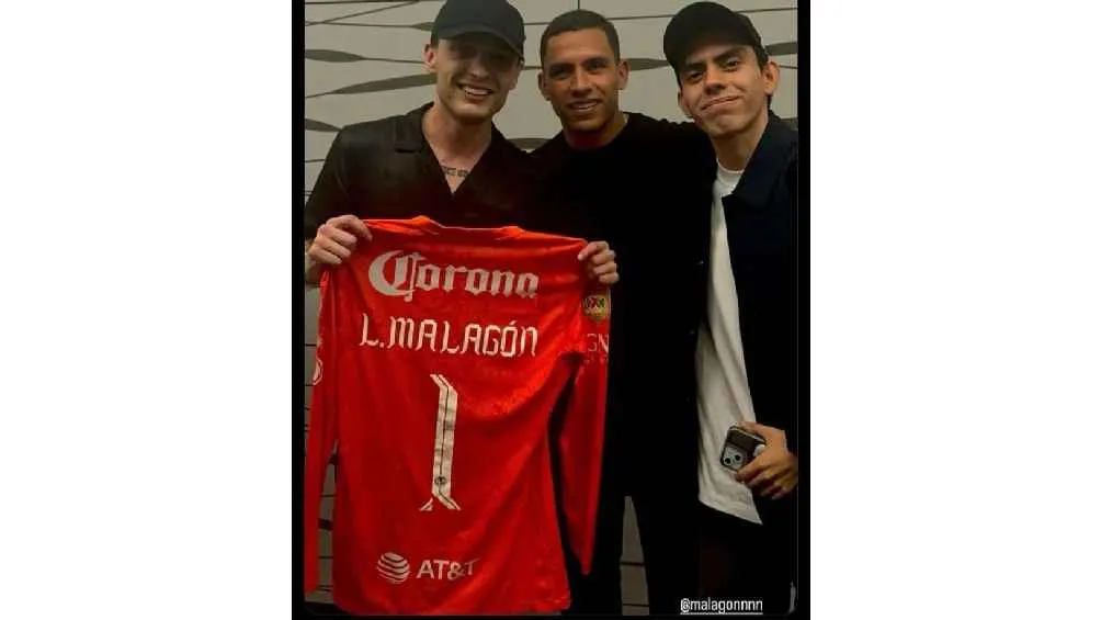 CAPTURA DE PANTALLA Recibió la playera del portero