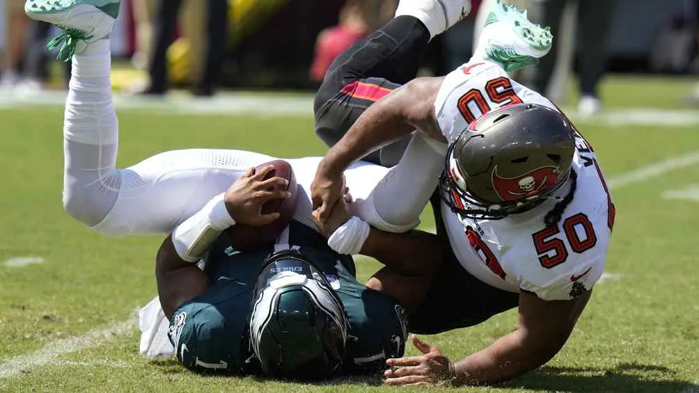 AP Humillaron a los Eagles