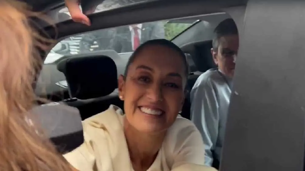 Claudia Sheinbaum también tuvo complicaciones al salir de su casa.