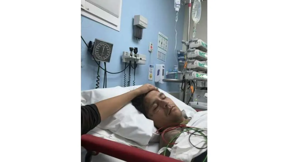 Christian Nodal fue hospitalizado de emergencia por una infección estomacal.