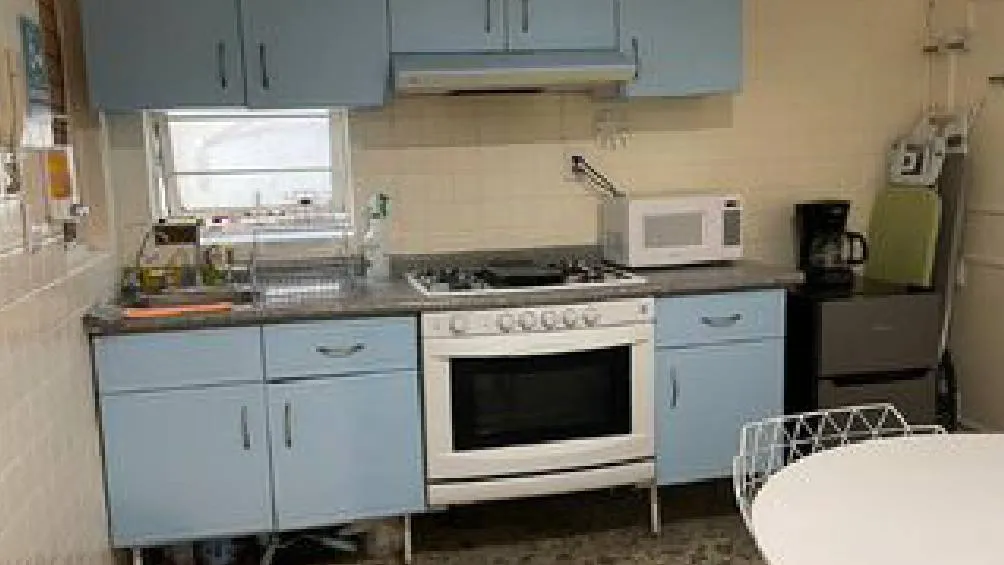 La renta de las &quot;casas de campaña&quot; ofrece baña, cocina.