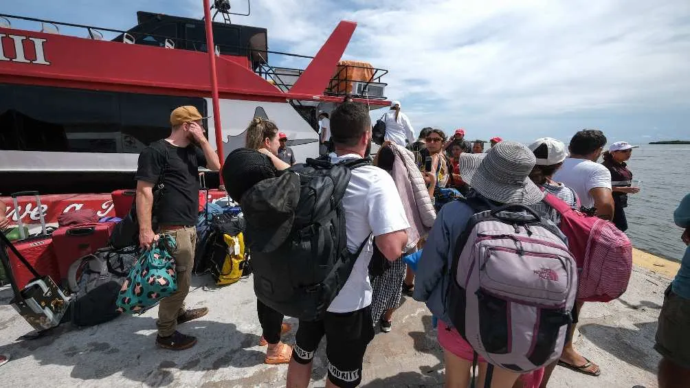 En algunas zonas de Yucatán, Quintana Roo y Campeche se ha evacuado a las personas.