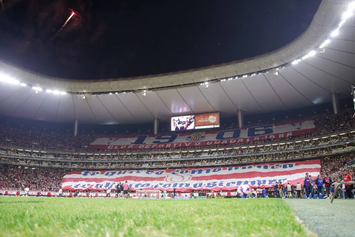 La cancha del estadio de las Chivas