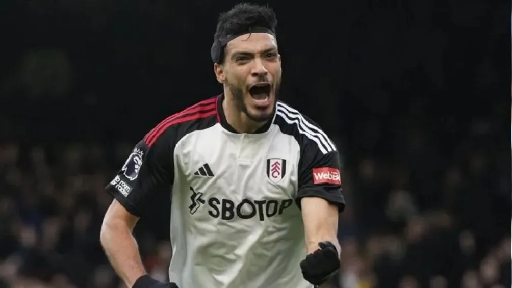 Jiménez celebra un gol con el Fulham