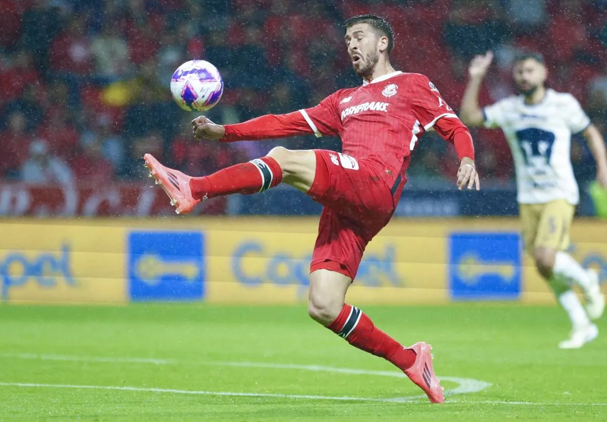 El delantero de los escarlatas