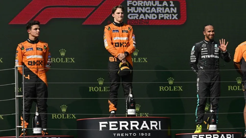 AP Piastri y Norris en el podio