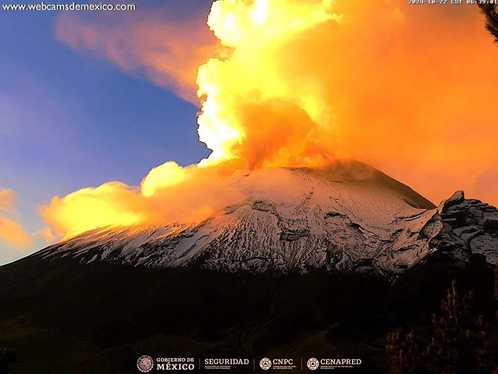 Por la mañana de este martes es cuando el volcán tuvo más actividad.