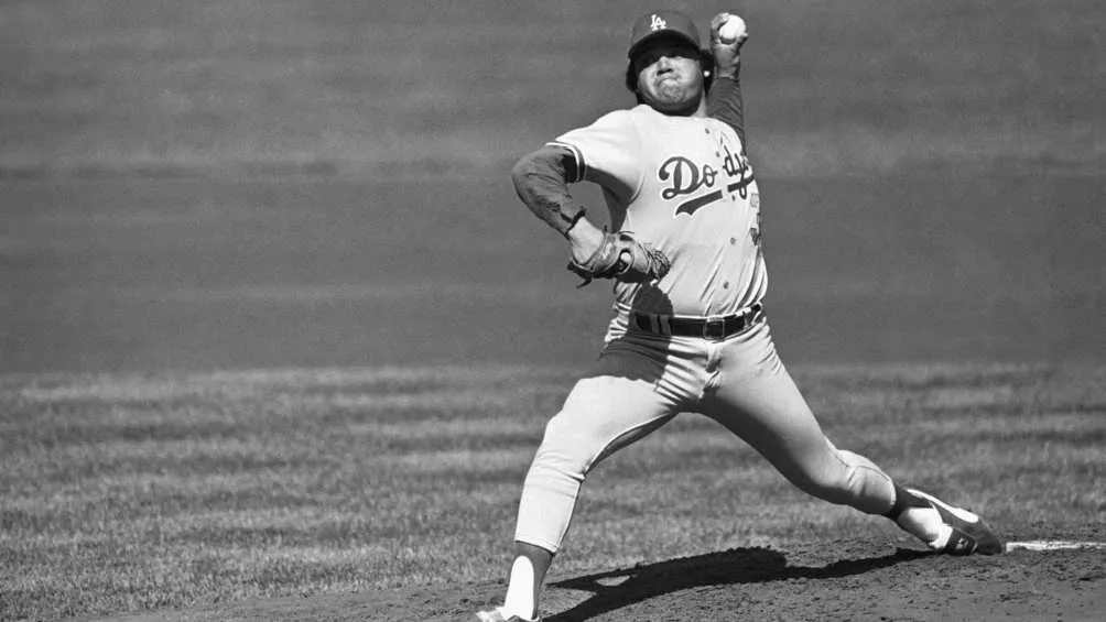 AP Fernando Valenzuela fue figura de los Dodgers, ganando dos Series Mundiales.