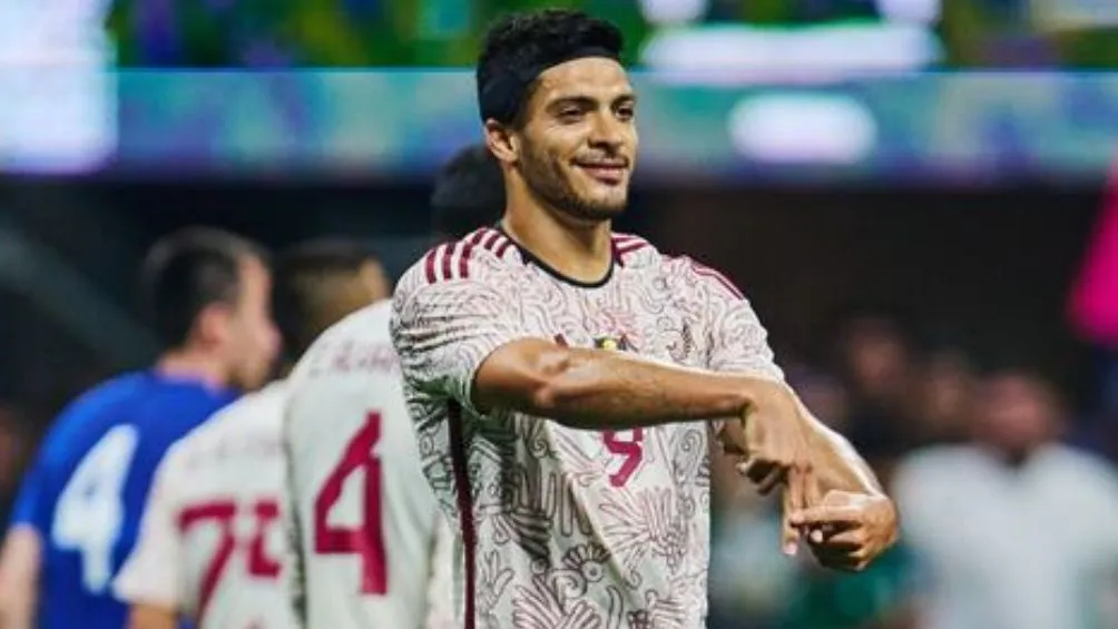 Jiménez celebra un gol con el Tricolor