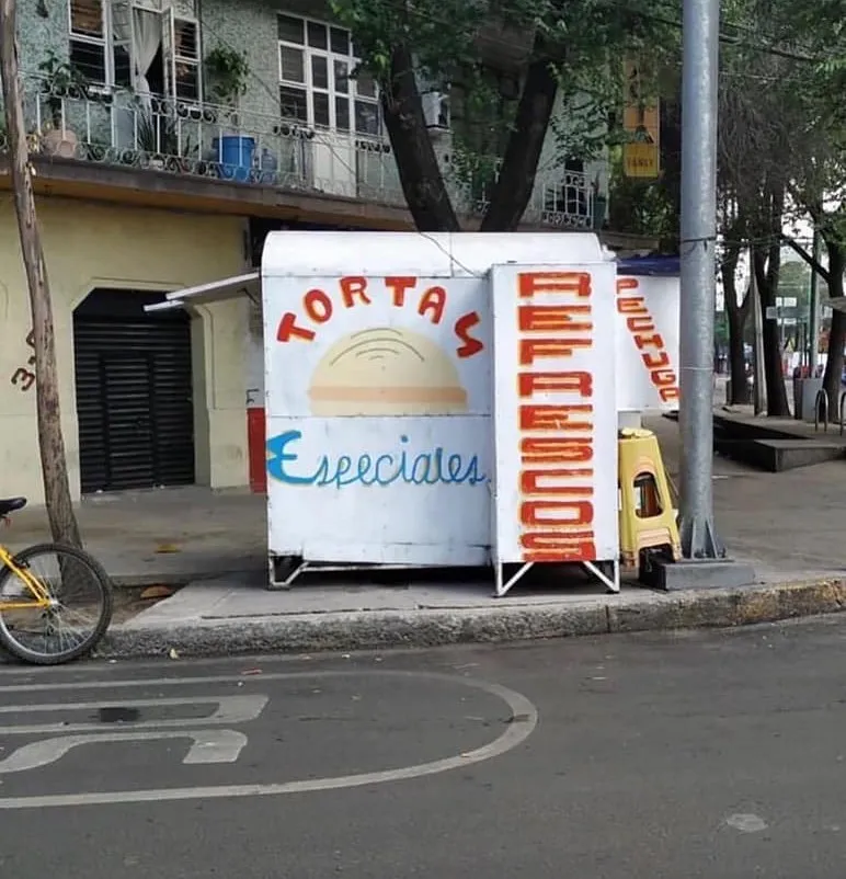 Redes Sociales Los puestos callejeros regresarán con nuevos rótulos.