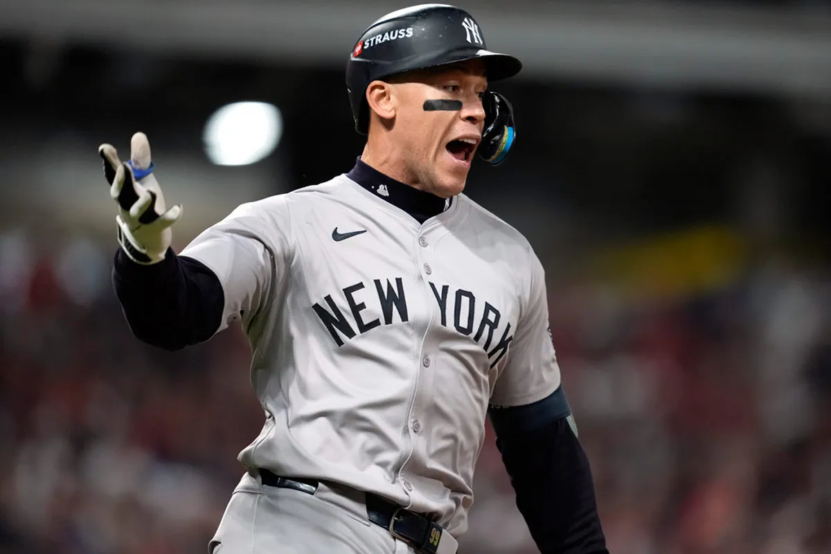 Aaron Judge celebra jonrón