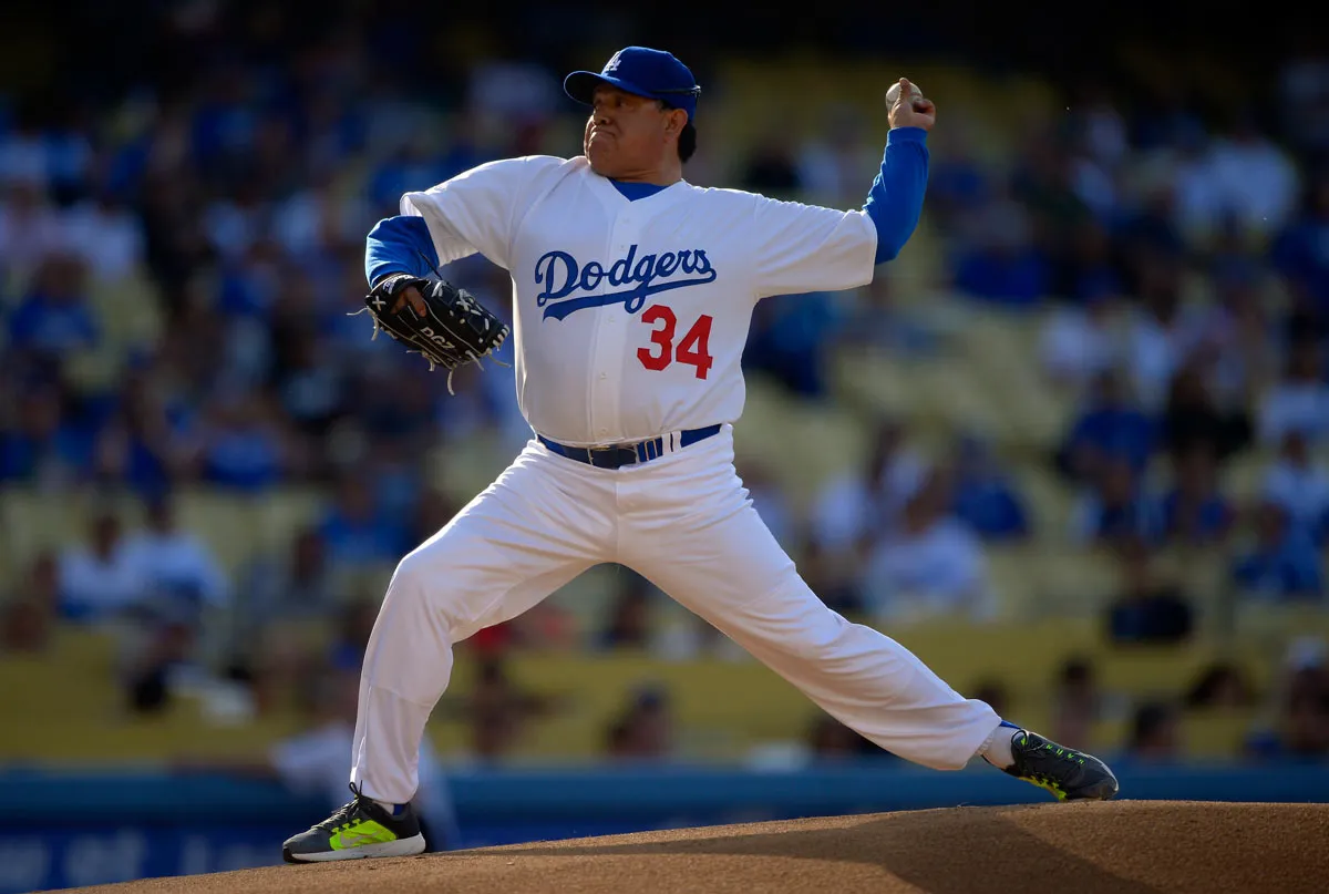 Fernando Valenzuela lanzando para Dodgers