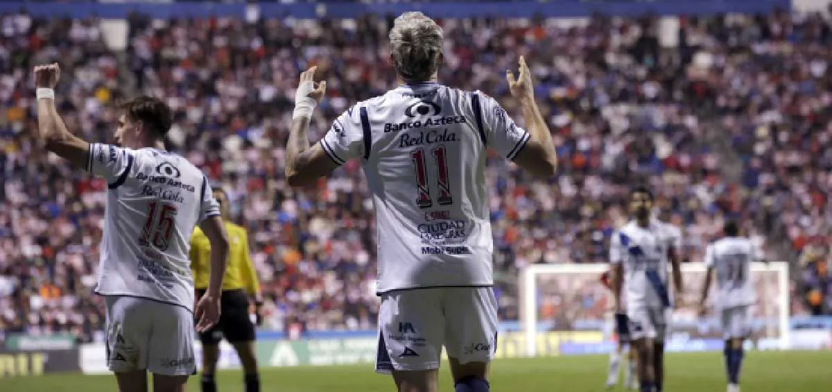 Gol del Puebla ante Chivas