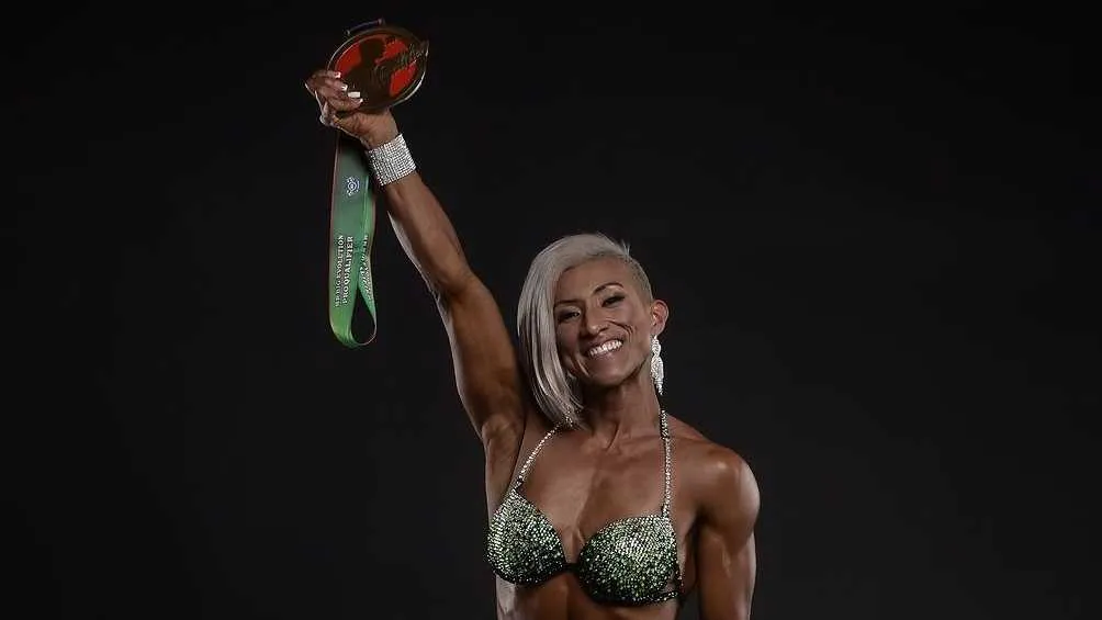 IG: @johafit14 Johanna Pérez fue una precursora del fisicoculturismo femenino en su país.