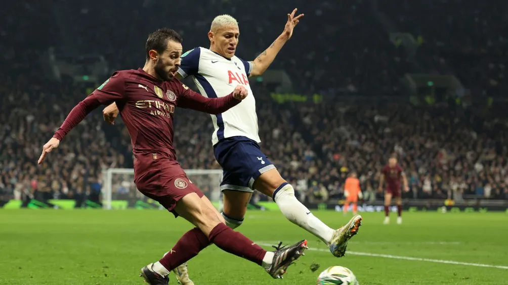 AP Richarlison en el juego ante el City