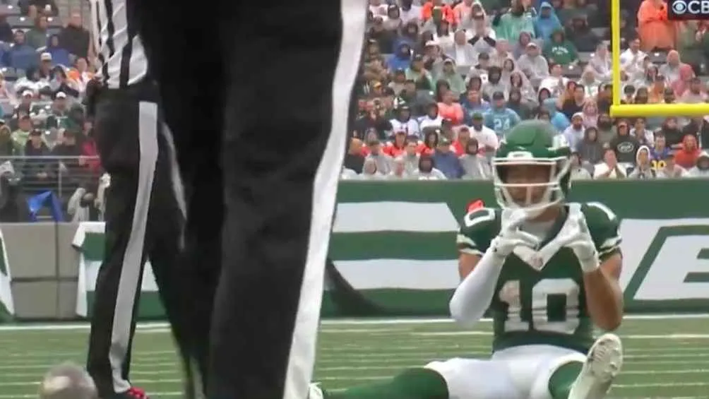 CAPTURA DE PANTALLA Han buscado evitar gestos de pistolas