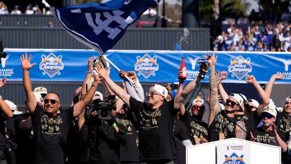 AP Dodgers festejan el título