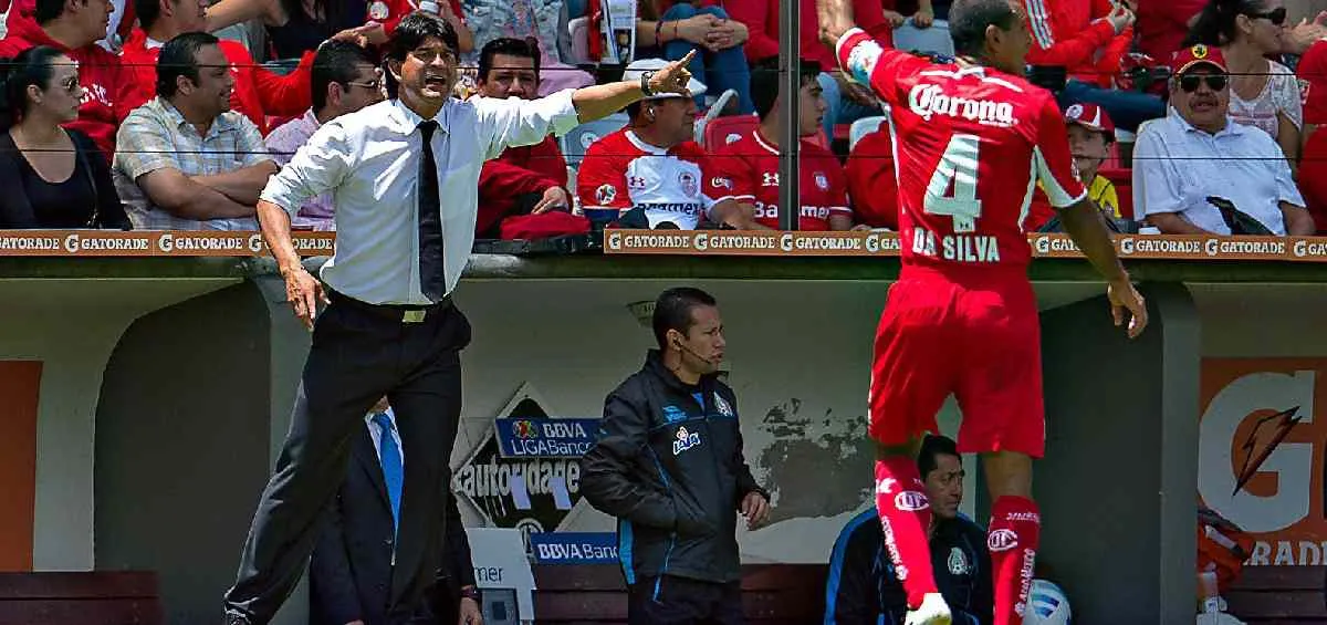 Cardozo en su etapa como técnico de Toluca