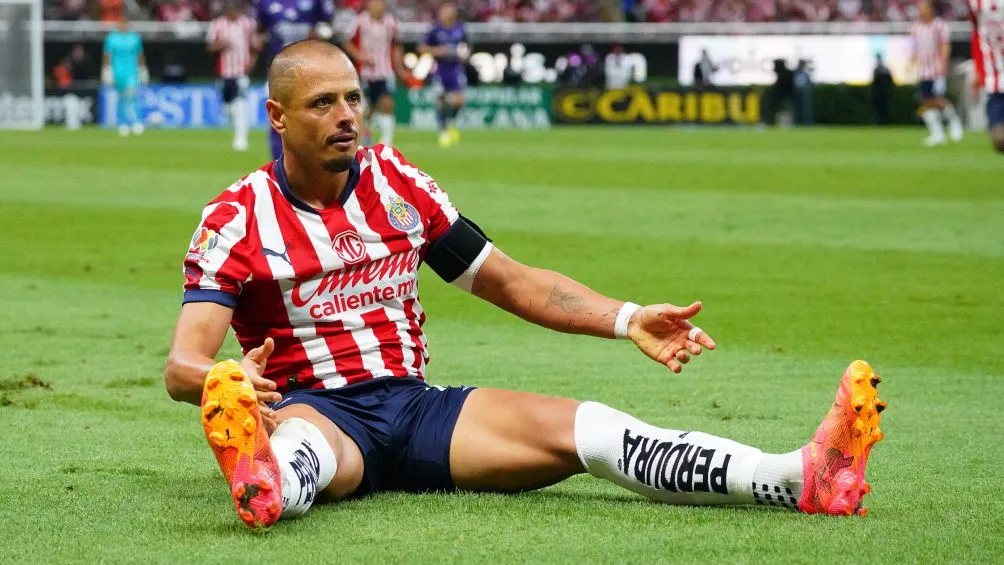 Javier Hernández sigue fuera por lesión