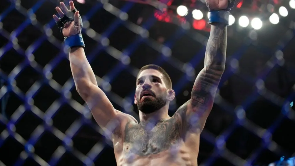 AP Topuria responde a Cristiano Ronaldo