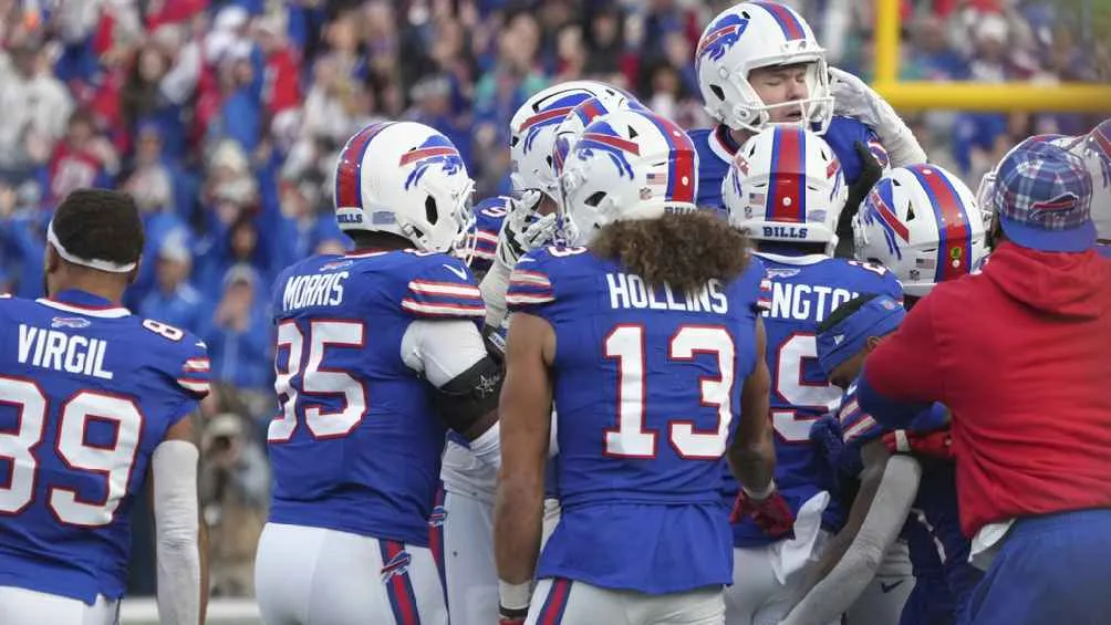 AP Siguen líderes de división