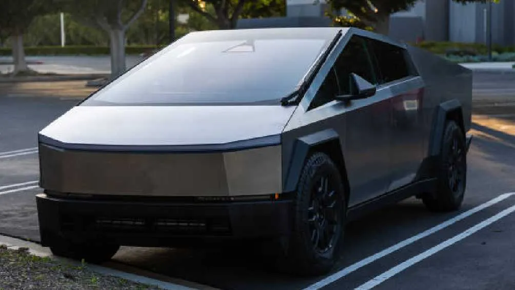 La Cybertruck de Tesla ha sido criticada por la rigidez de su construcción.