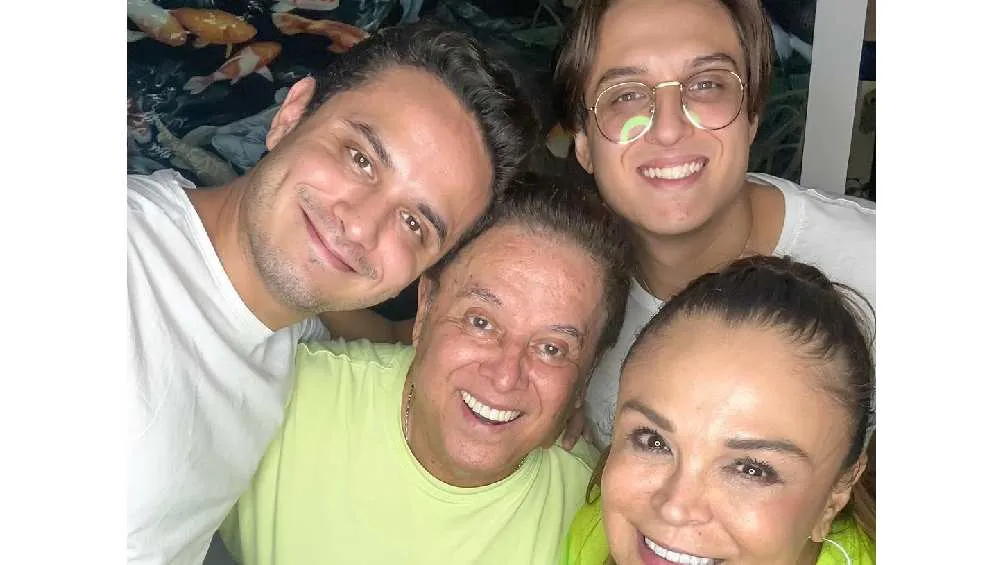 La esposa e hijos de Adrián Marcelo también fueron insultados por el youtuber.