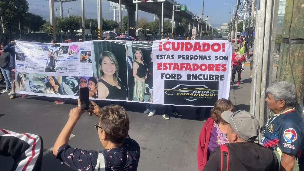 Los manifestantes denunciaban fraudes de parte de una agencia automotriz.