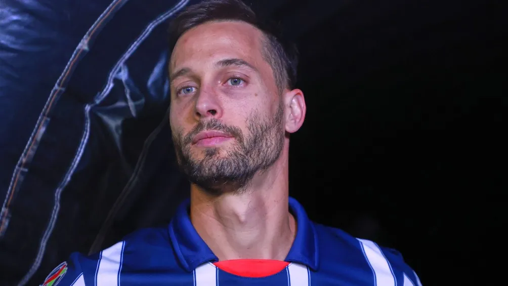 Sergio Canales apoya a damnificados