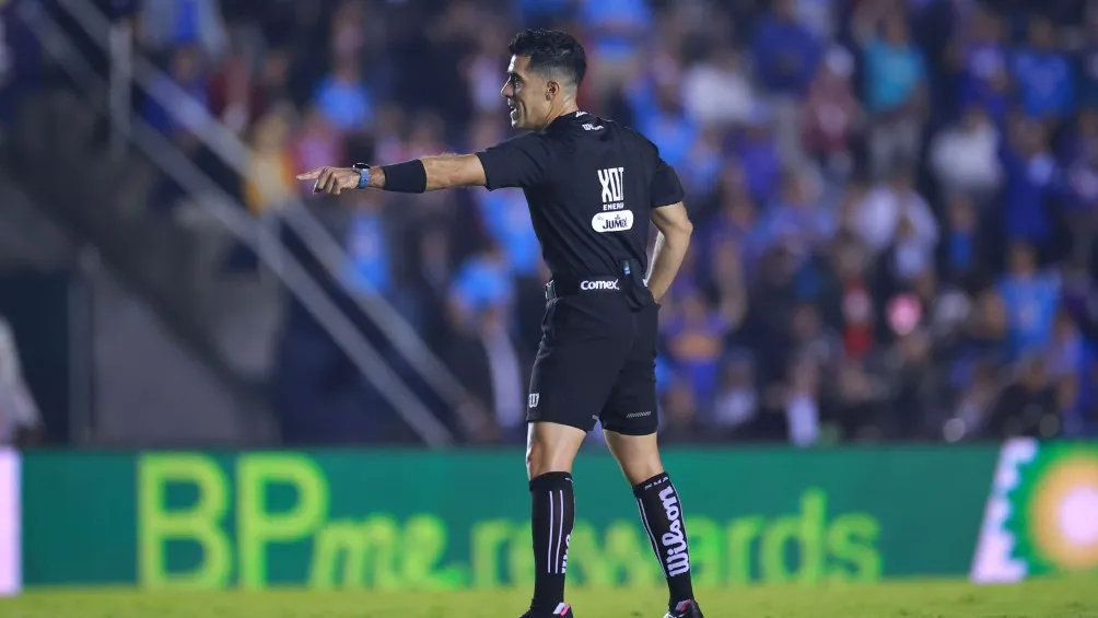Escobedo señala penal a favor de Tigres