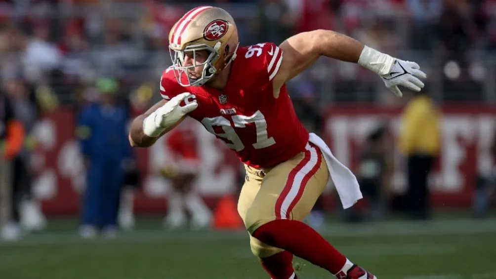 Bosa en un partido con los 49ers