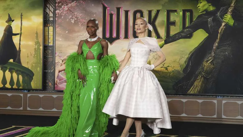Cynthia Erivo y Ariana Grande son las protagonistas del filme que se estrena este mes.